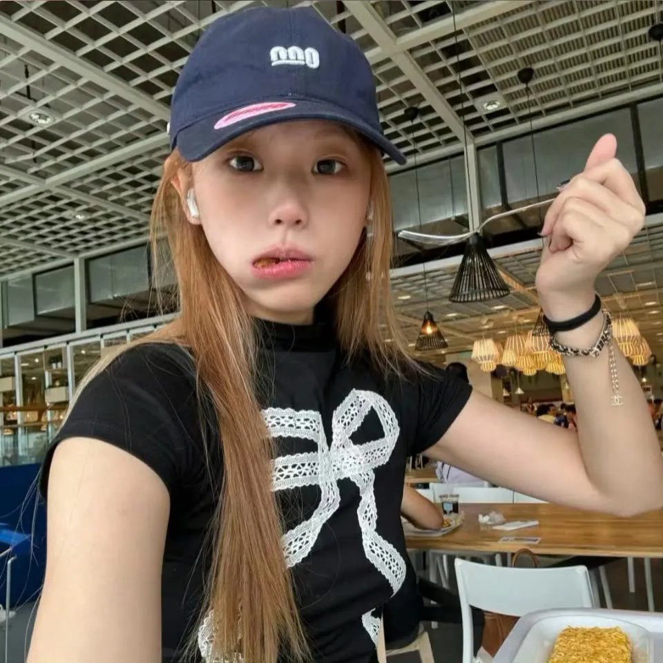 春闺三凤